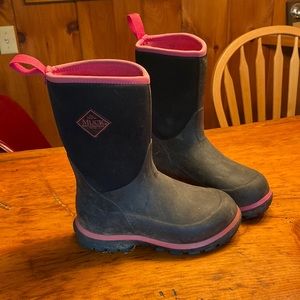 Size kids 13 Muck Boot Company boots